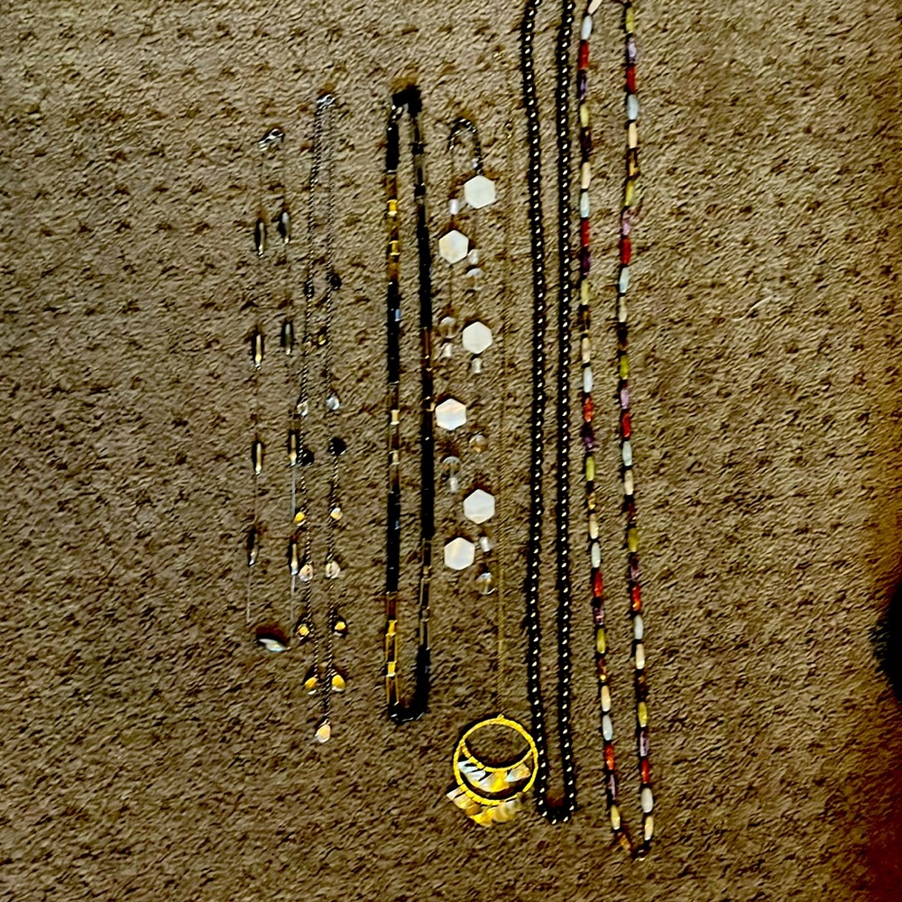7 long necklaces in very good to like new condi